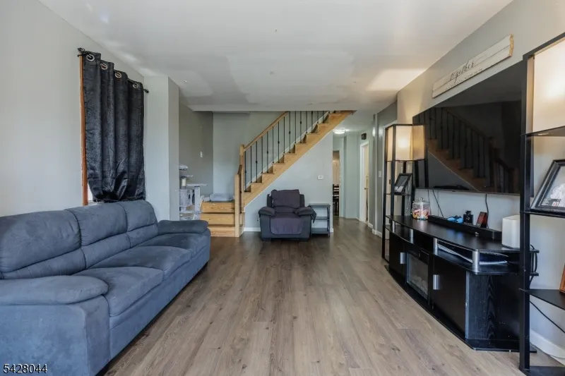 627 Van Buren Ave Linden City, NJ 07036