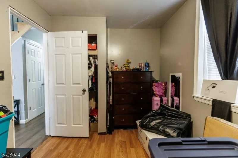 627 Van Buren Ave Linden City, NJ 07036