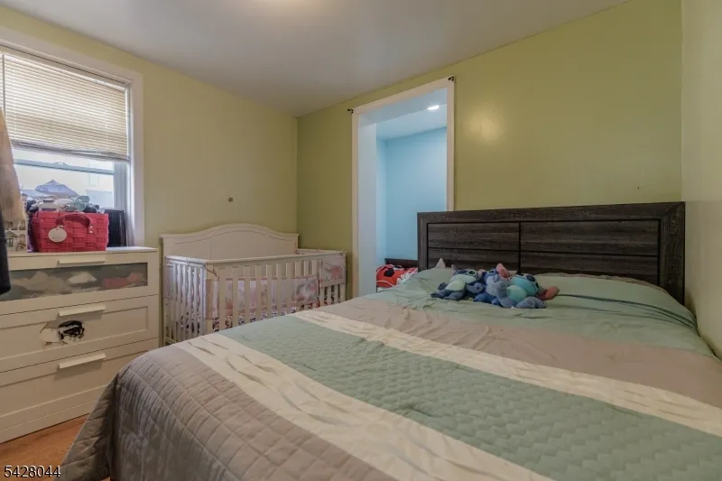 627 Van Buren Ave Linden City, NJ 07036