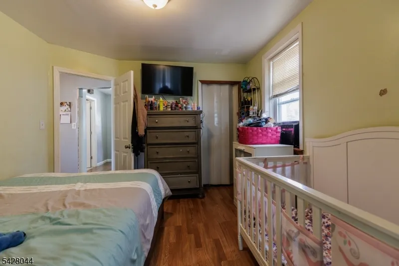 627 Van Buren Ave Linden City, NJ 07036
