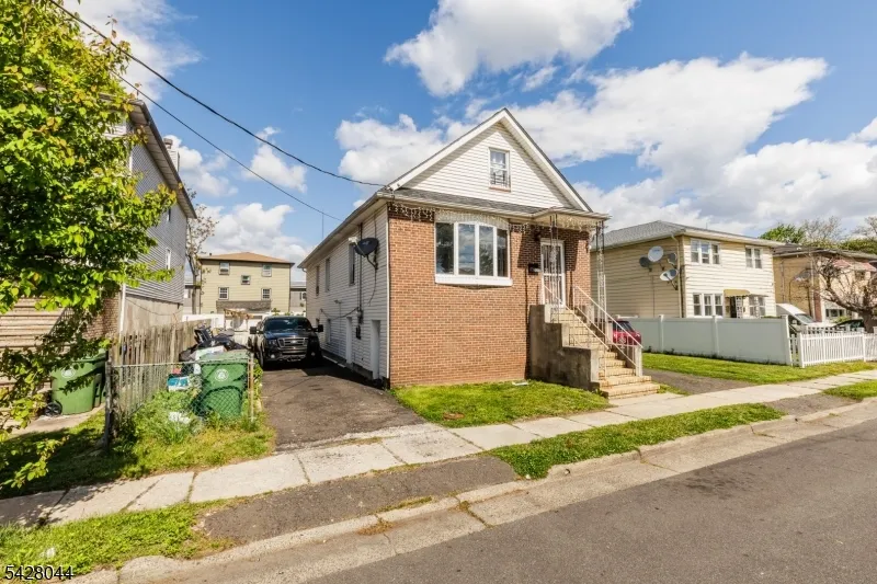 627 Van Buren Ave Linden City, NJ 07036