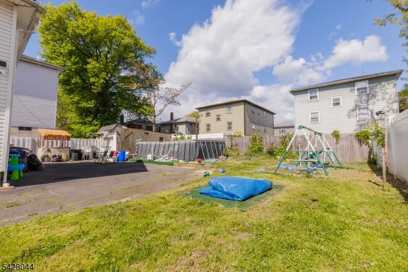 627 Van Buren Ave Linden City, NJ 07036