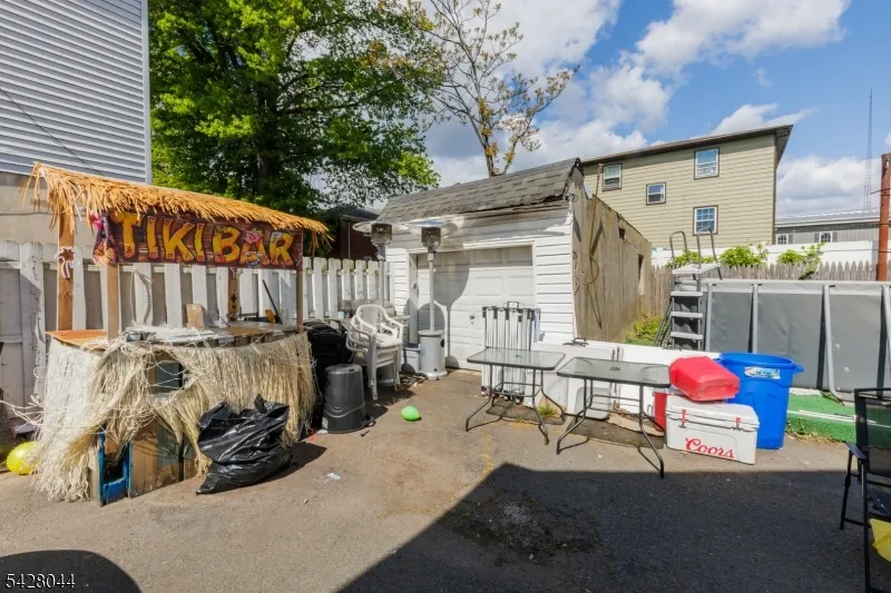 627 Van Buren Ave Linden City, NJ 07036