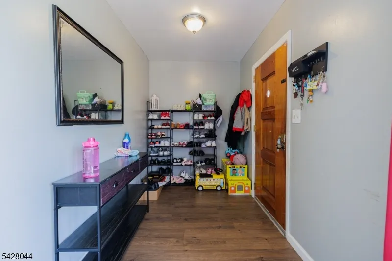 627 Van Buren Ave Linden City, NJ 07036