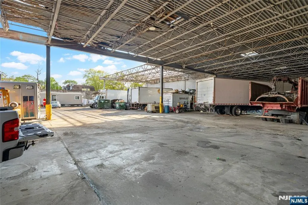 10 Park East Orange, NJ 07017