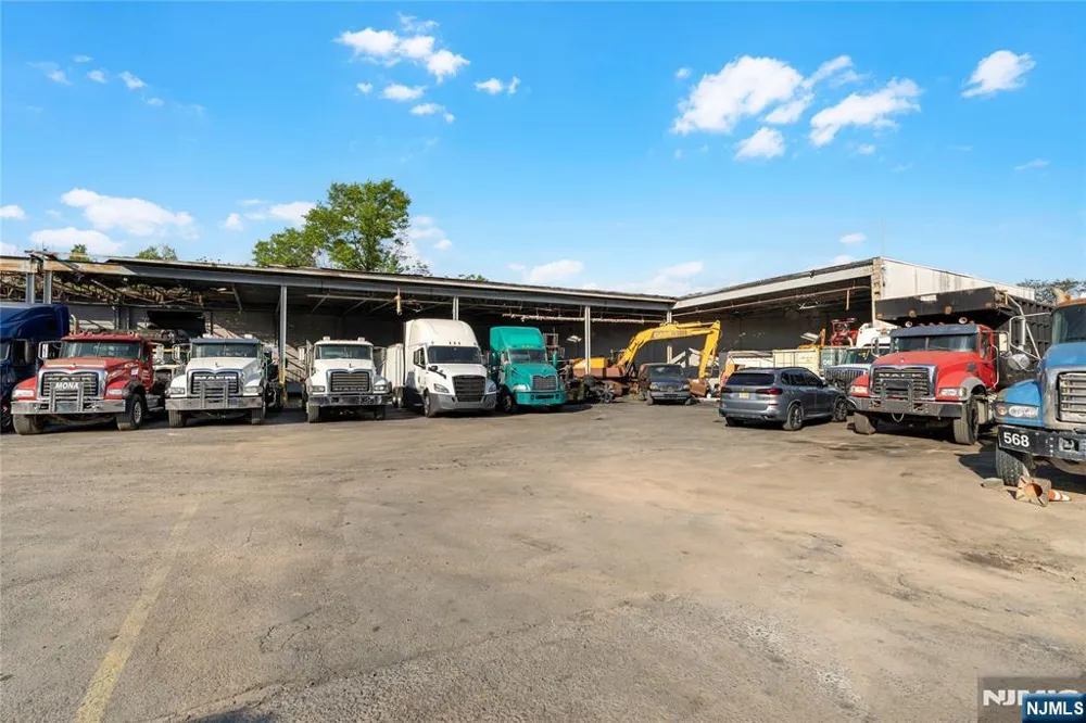 10 Park East Orange, NJ 07017