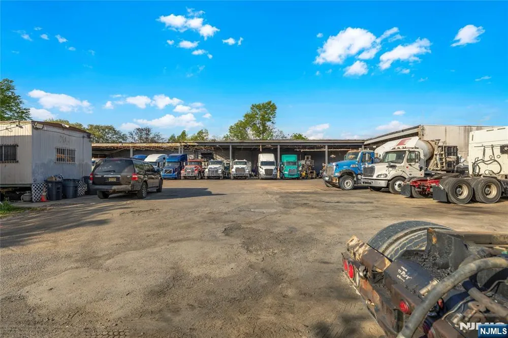 10 Park East Orange, NJ 07017