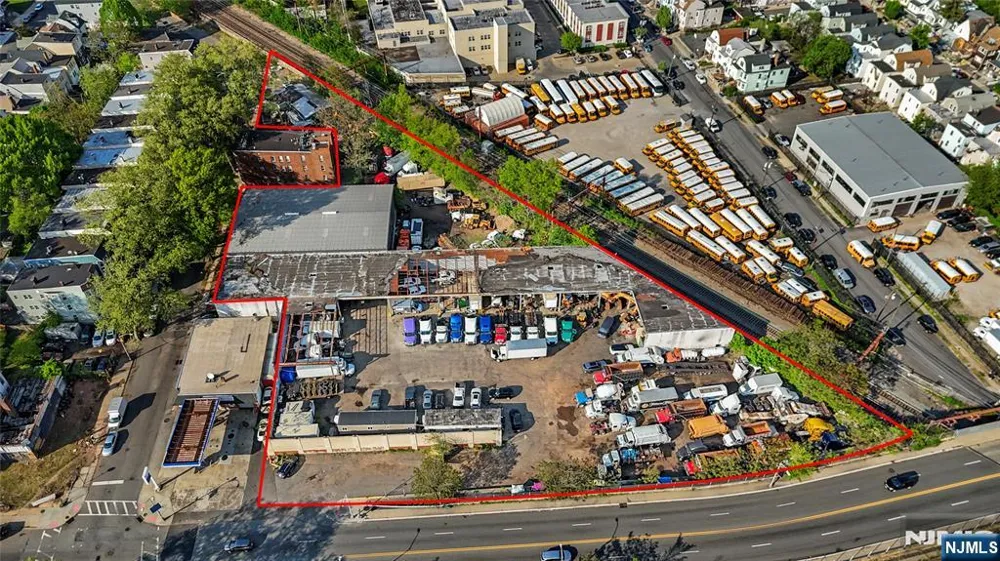 10 Park East Orange, NJ 07017