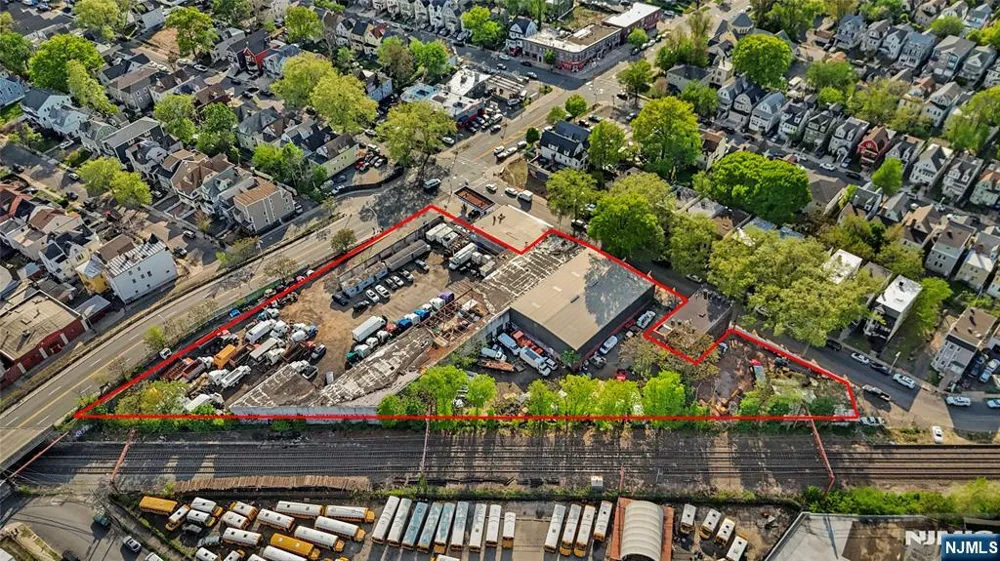 10 Park East Orange, NJ 07017