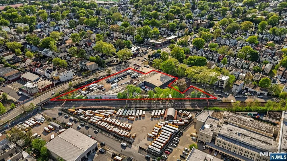 10 Park East Orange, NJ 07017