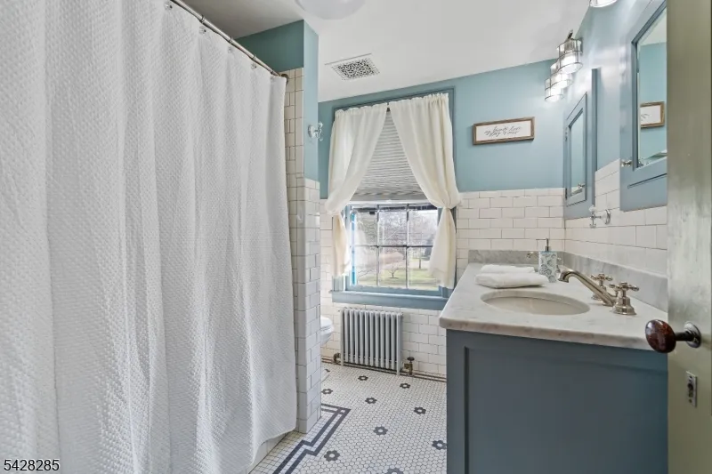 269 Quakertown Rd Franklin, NJ 08867
