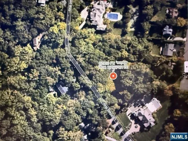 32 Litchfield Way Alpine, NJ 07620