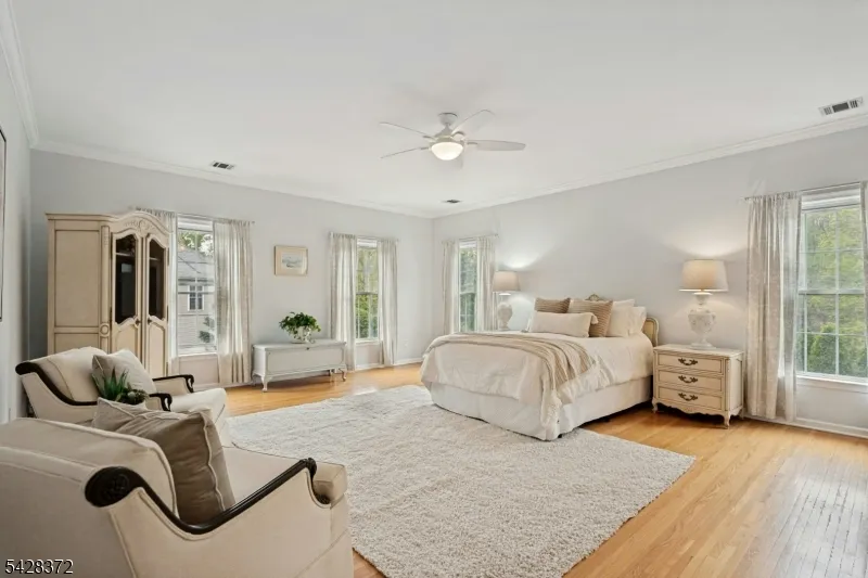 16 Lenape Trail Montclair, NJ 07043