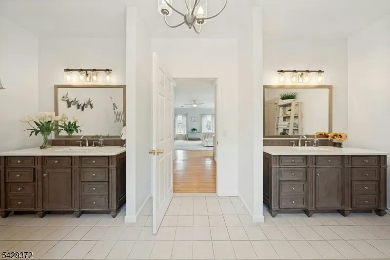 16 Lenape Trail Montclair, NJ 07043