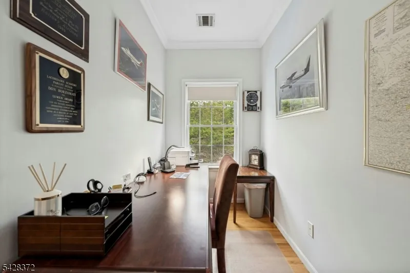 16 Lenape Trail Montclair, NJ 07043