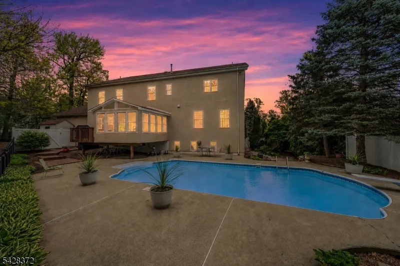 16 Lenape Trail Montclair, NJ 07043