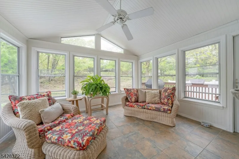 16 Lenape Trail Montclair, NJ 07043