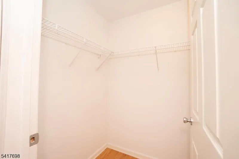4 Eagles Nest Ln Hardyston, NJ 07419