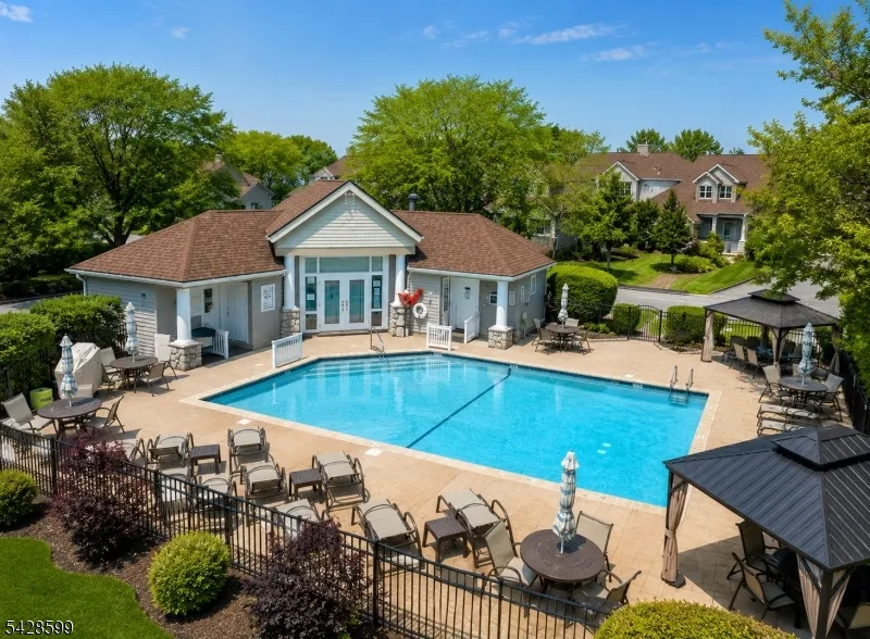 4 Eagles Nest Ln Hardyston, NJ 07419
