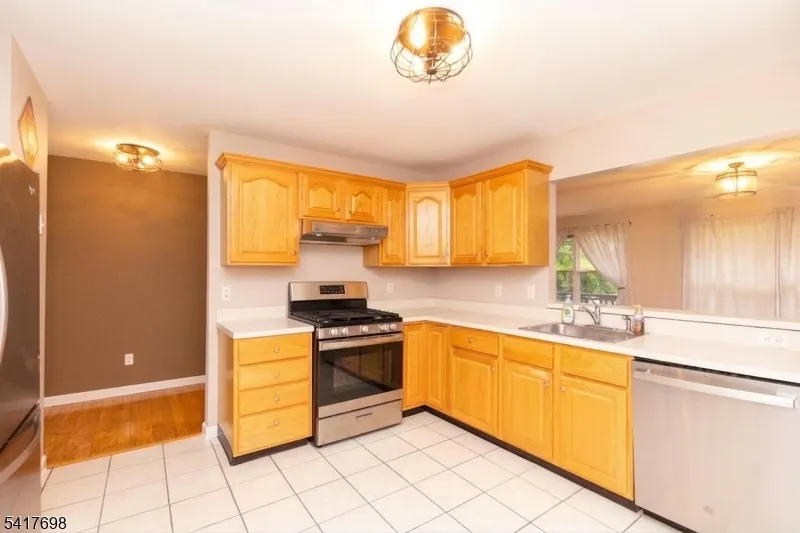 4 Eagles Nest Ln Hardyston, NJ 07419