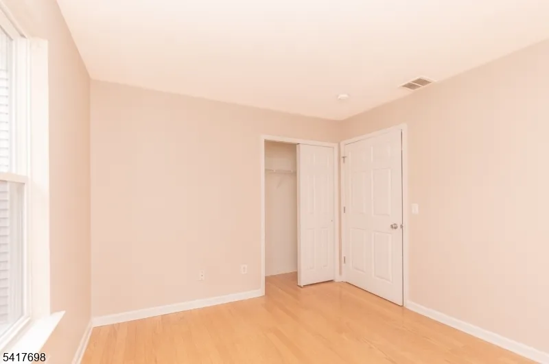 4 Eagles Nest Ln Hardyston, NJ 07419