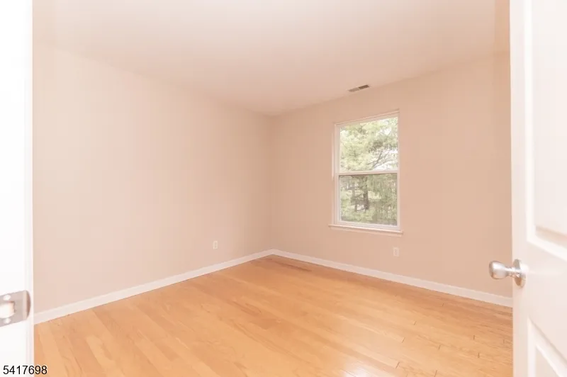 4 Eagles Nest Ln Hardyston, NJ 07419