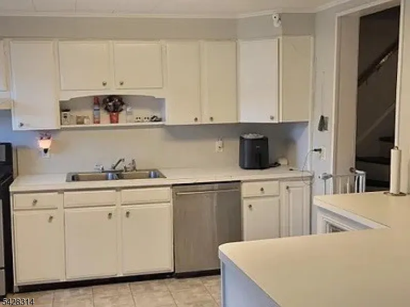 19 Limekiln Rd Phillipsburg Town, NJ 08865