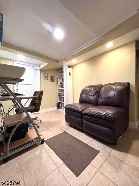 104 W 18Th St Linden City, NJ 07036