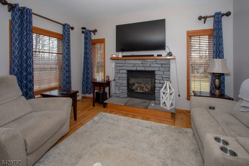 70 Holland Rd Wantage, NJ 07461