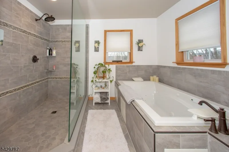 70 Holland Rd Wantage, NJ 07461
