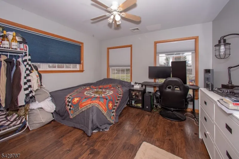 70 Holland Rd Wantage, NJ 07461