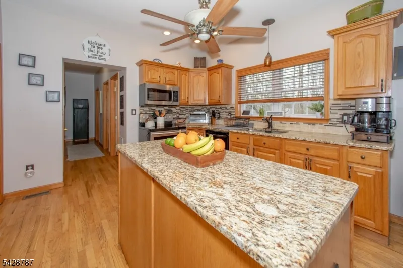 70 Holland Rd Wantage, NJ 07461
