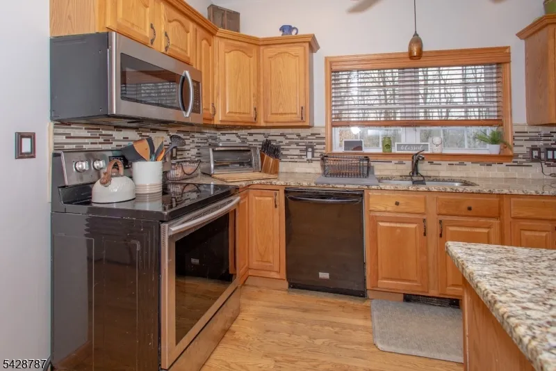 70 Holland Rd Wantage, NJ 07461