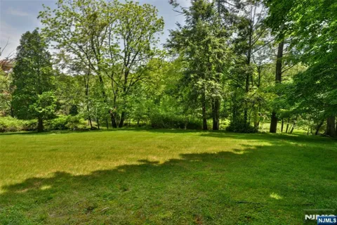 584 W Saddle River Road