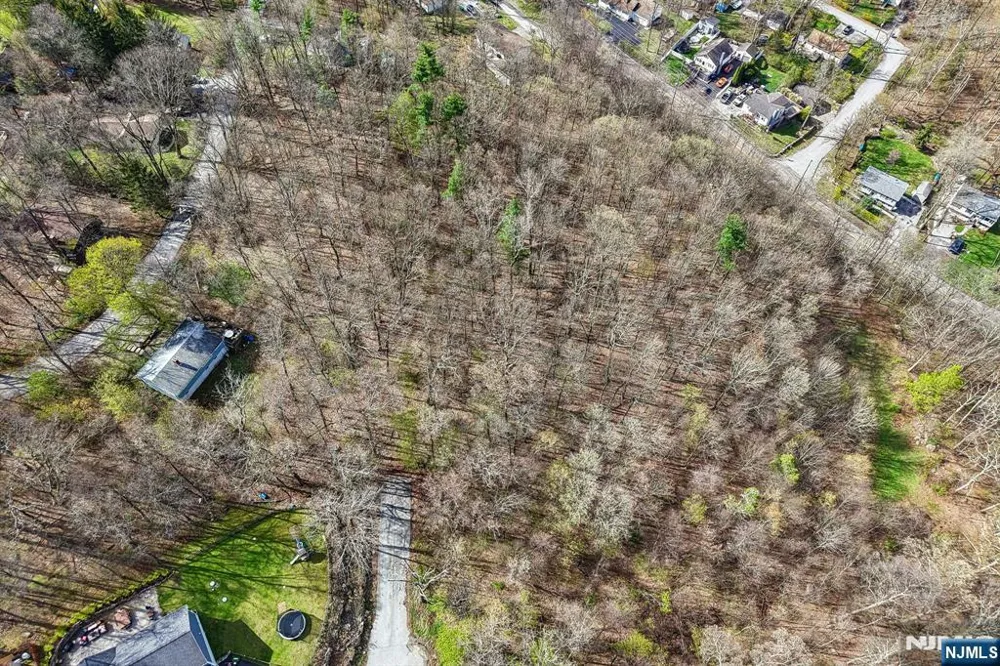 11 Alamoosook Road Vernon, NJ 07422