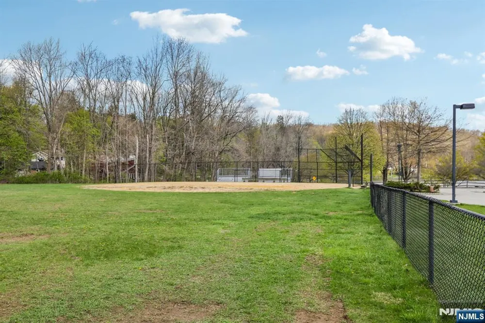 11 Alamoosook Road Vernon, NJ 07422