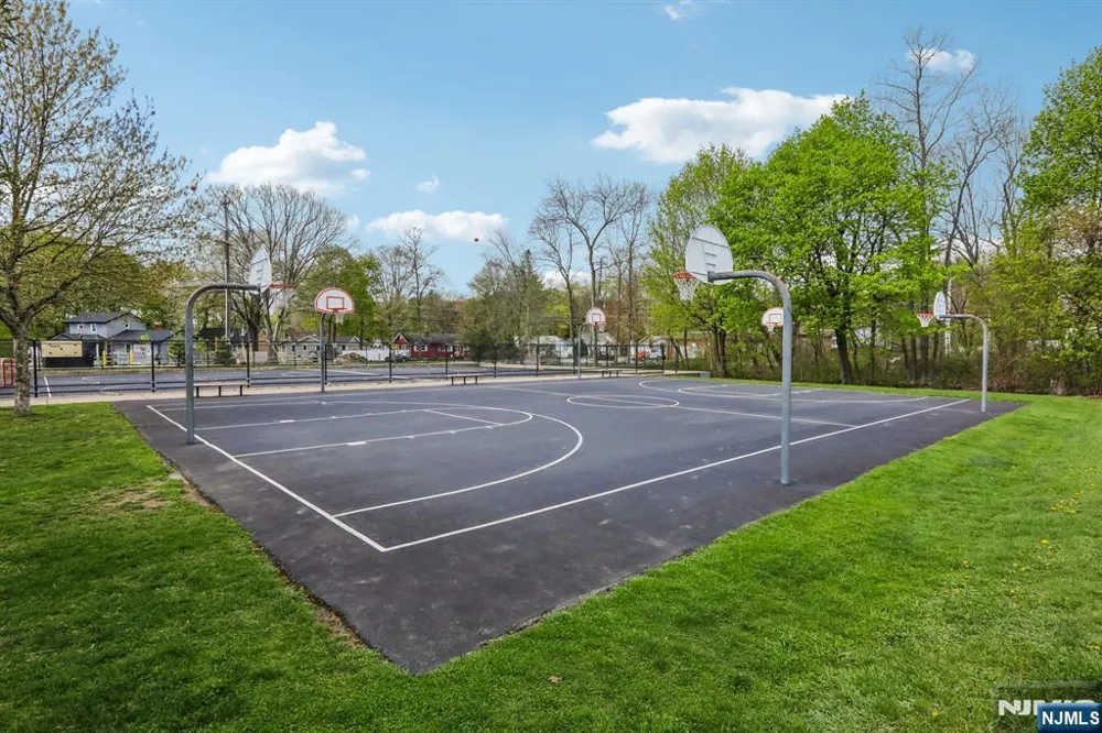 11 Alamoosook Road Vernon, NJ 07422