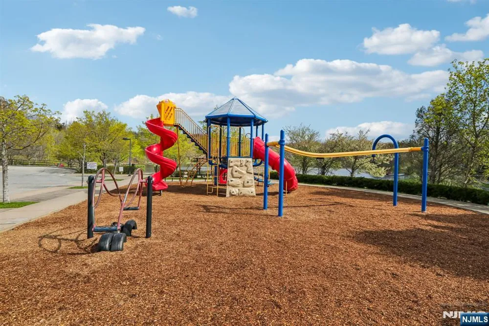 11 Alamoosook Road Vernon, NJ 07422