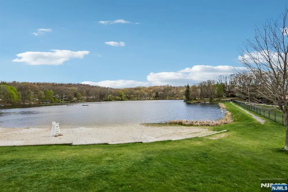 11 Alamoosook Road Vernon, NJ 07422
