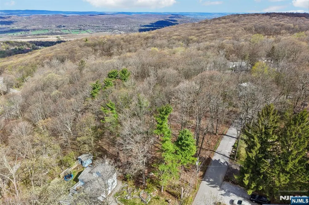 11 Alamoosook Road Vernon, NJ 07422
