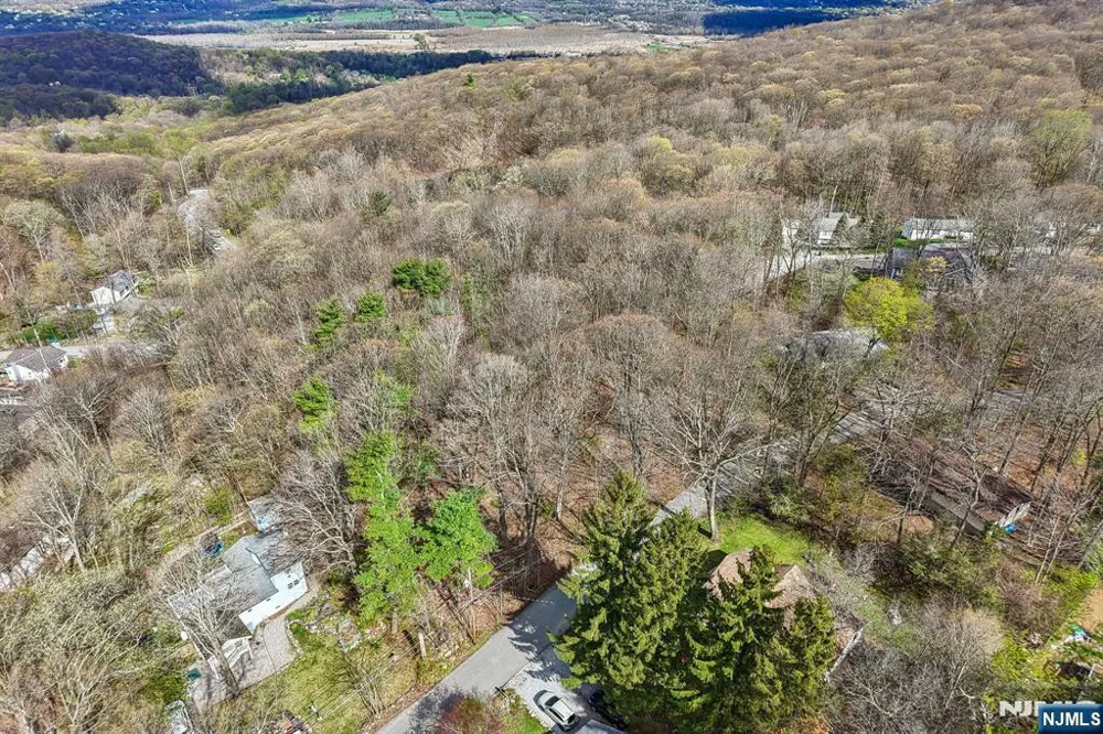 11 Alamoosook Road Vernon, NJ 07422
