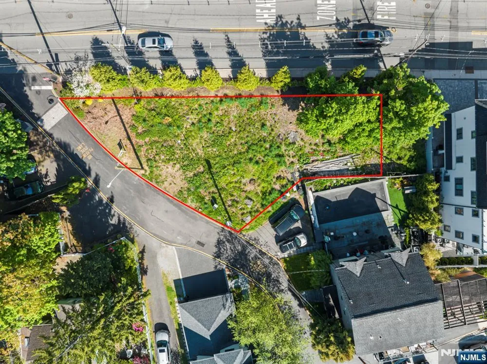 5 Vista Lane Edgewater, NJ 07020
