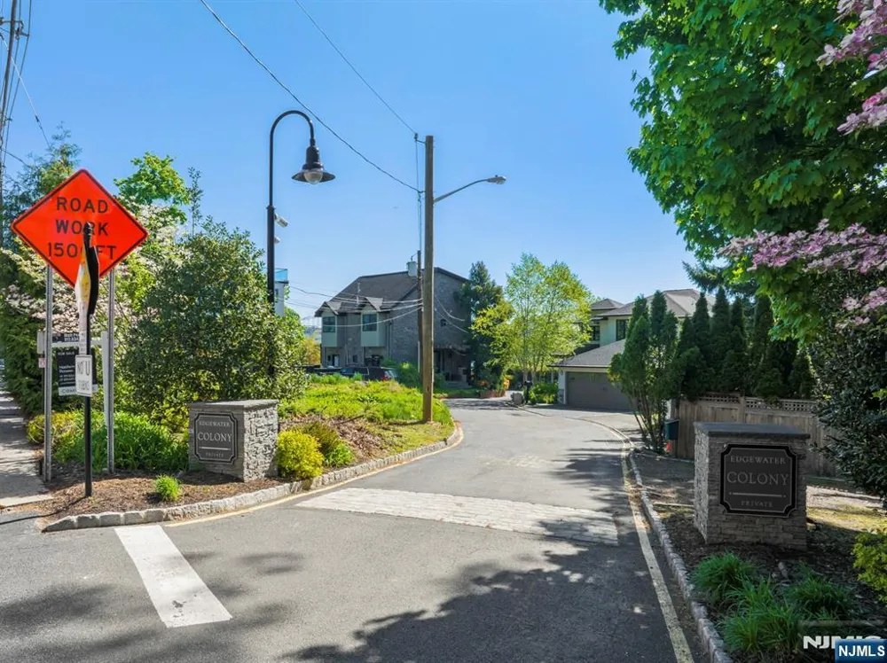 5 Vista Lane Edgewater, NJ 07020
