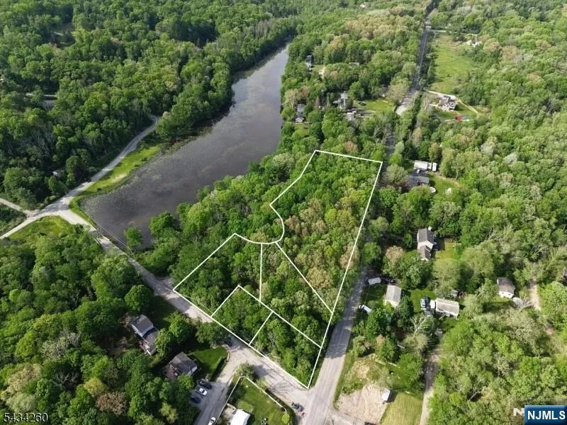 00 East Court Stillwater, NJ 07860