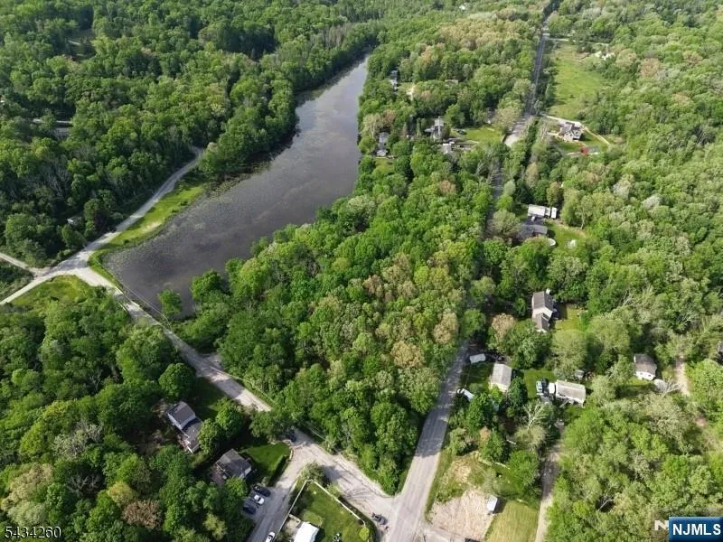 00 East Court Stillwater, NJ 07860