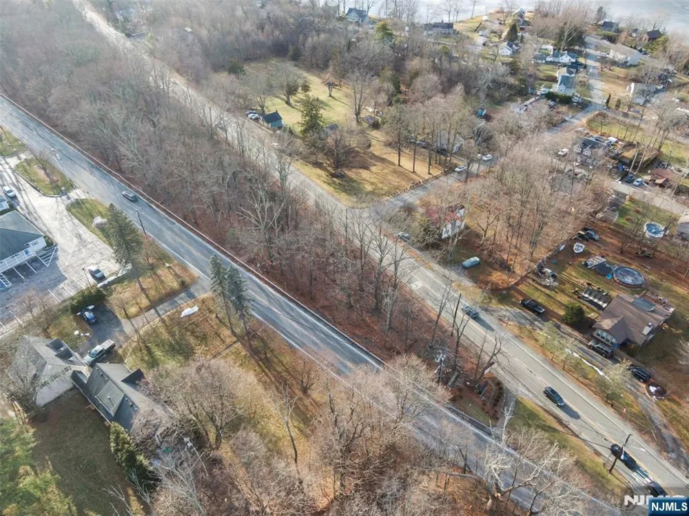 2046 Macopin West Milford, NJ 07480