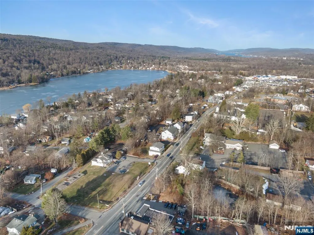 2046 Macopin West Milford, NJ 07480