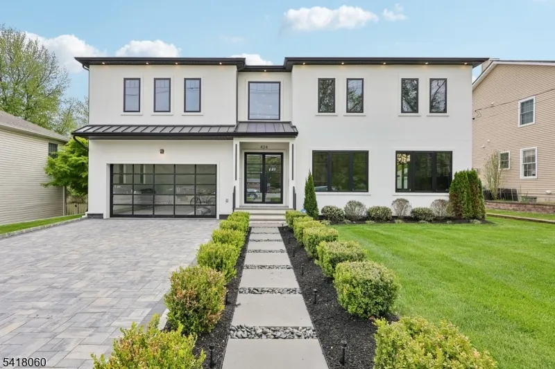 424 E Ridgewood Ave Paramus, NJ 07652