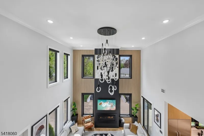 424 E Ridgewood Ave Paramus, NJ 07652