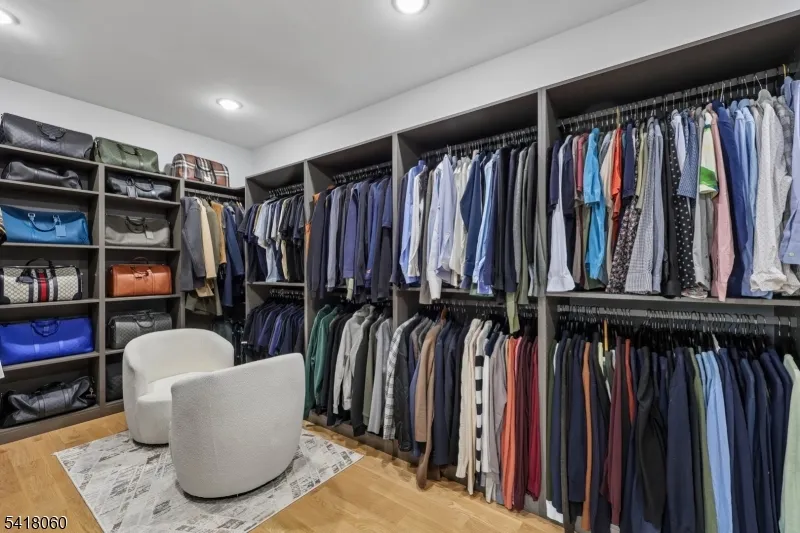 424 E Ridgewood Ave Paramus, NJ 07652